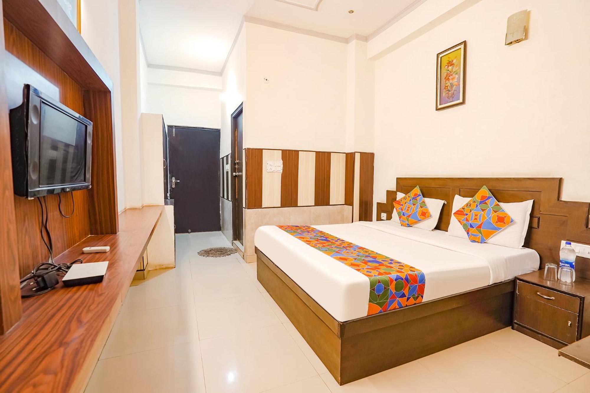 מייזור Fabhotel Prashant Palace מראה חיצוני תמונה