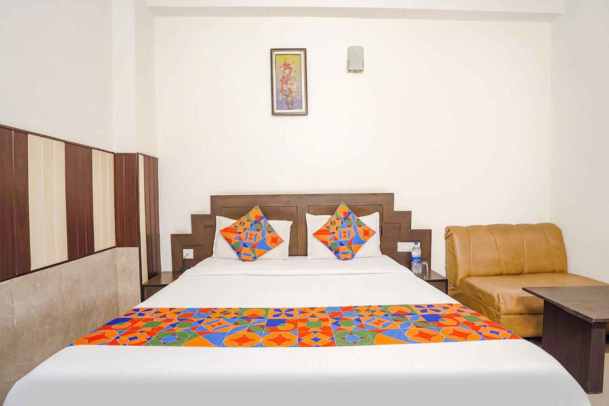 מייזור Fabhotel Prashant Palace מראה חיצוני תמונה