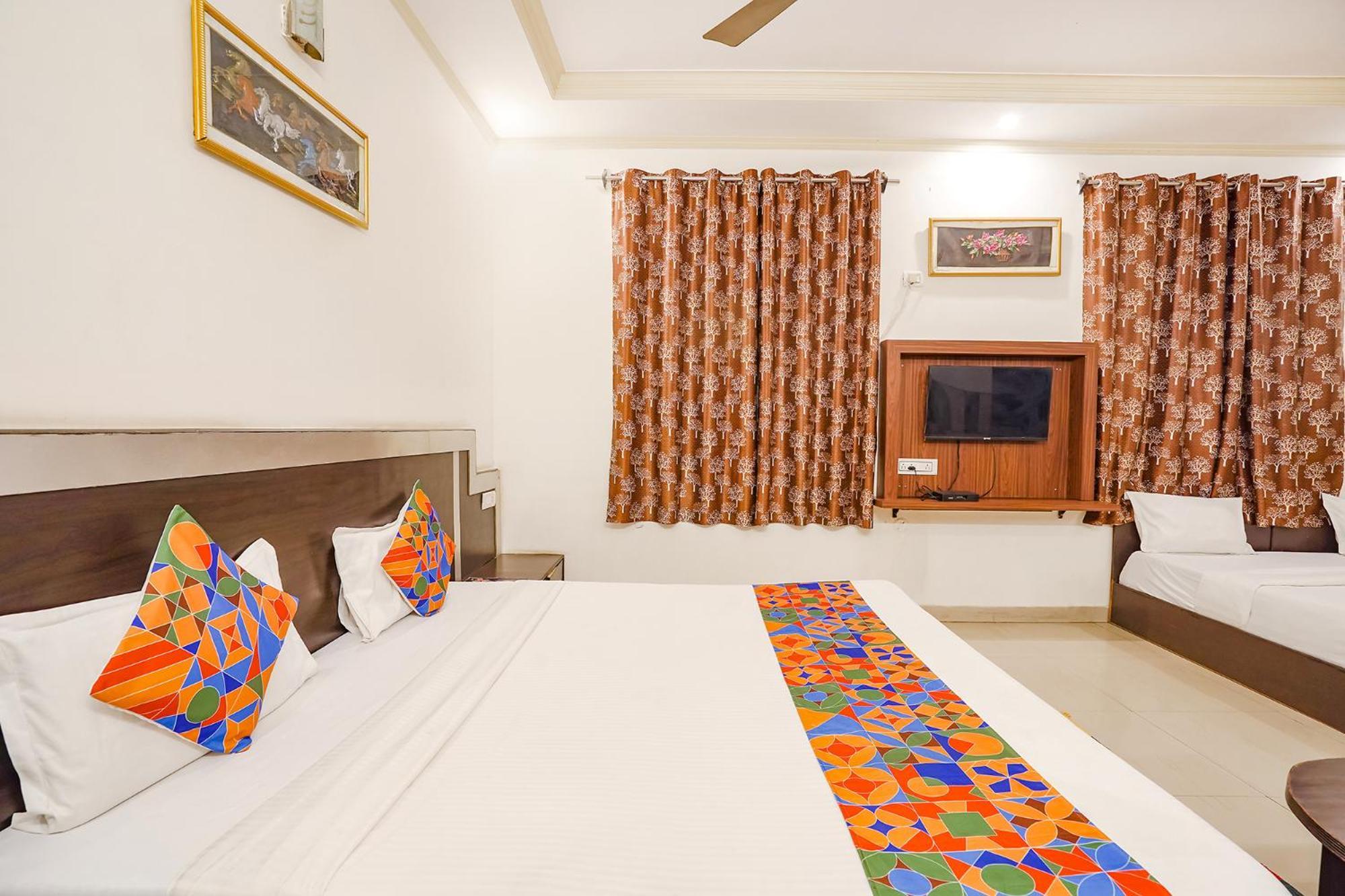 מייזור Fabhotel Prashant Palace מראה חיצוני תמונה