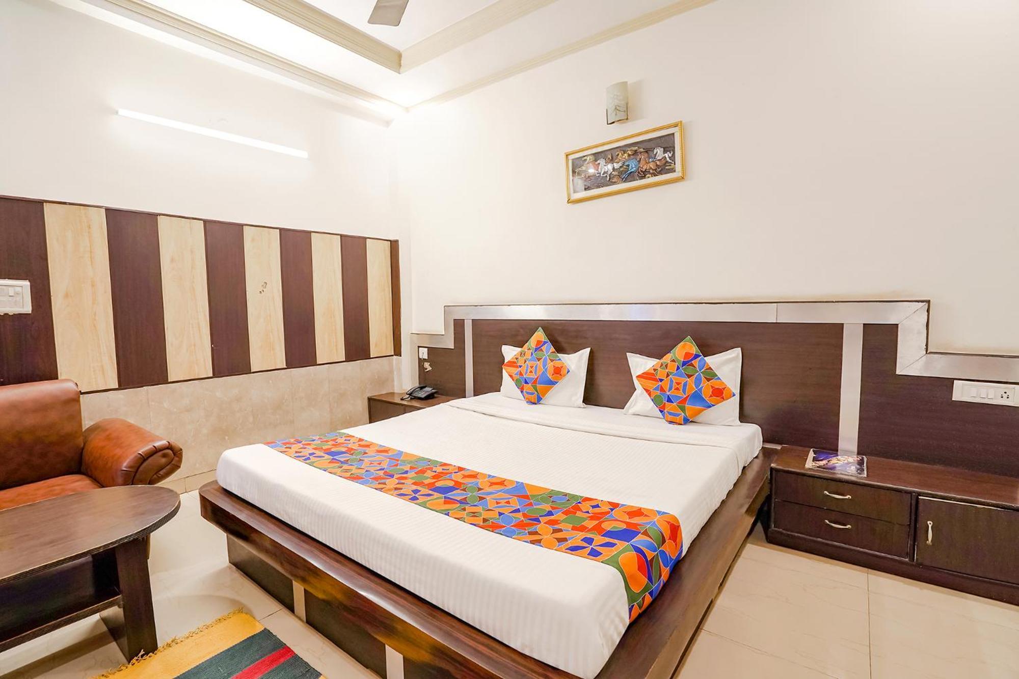 מייזור Fabhotel Prashant Palace מראה חיצוני תמונה