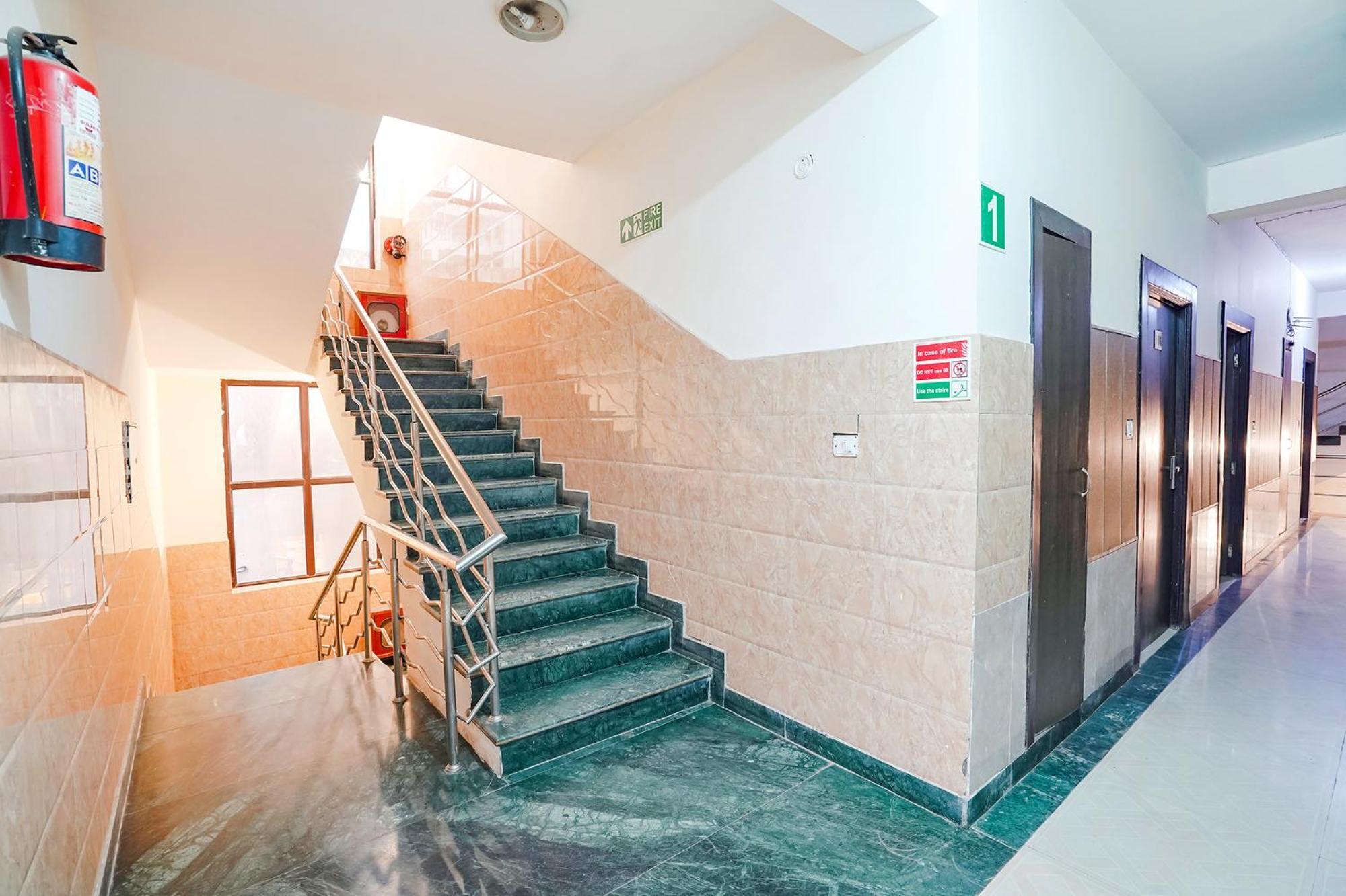 מייזור Fabhotel Prashant Palace מראה חיצוני תמונה