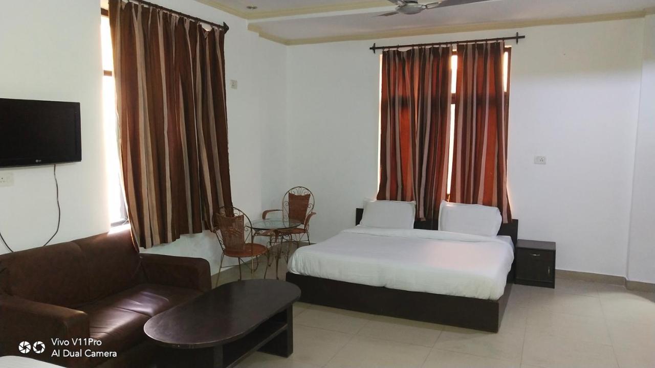 מייזור Fabhotel Prashant Palace מראה חיצוני תמונה