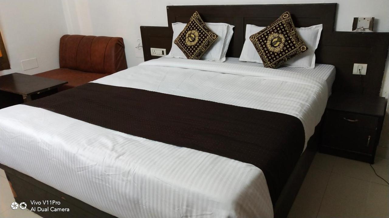 מייזור Fabhotel Prashant Palace מראה חיצוני תמונה