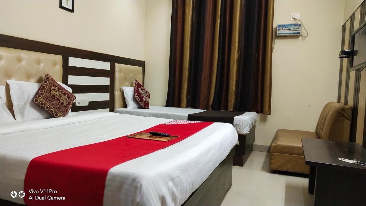 מייזור Fabhotel Prashant Palace מראה חיצוני תמונה