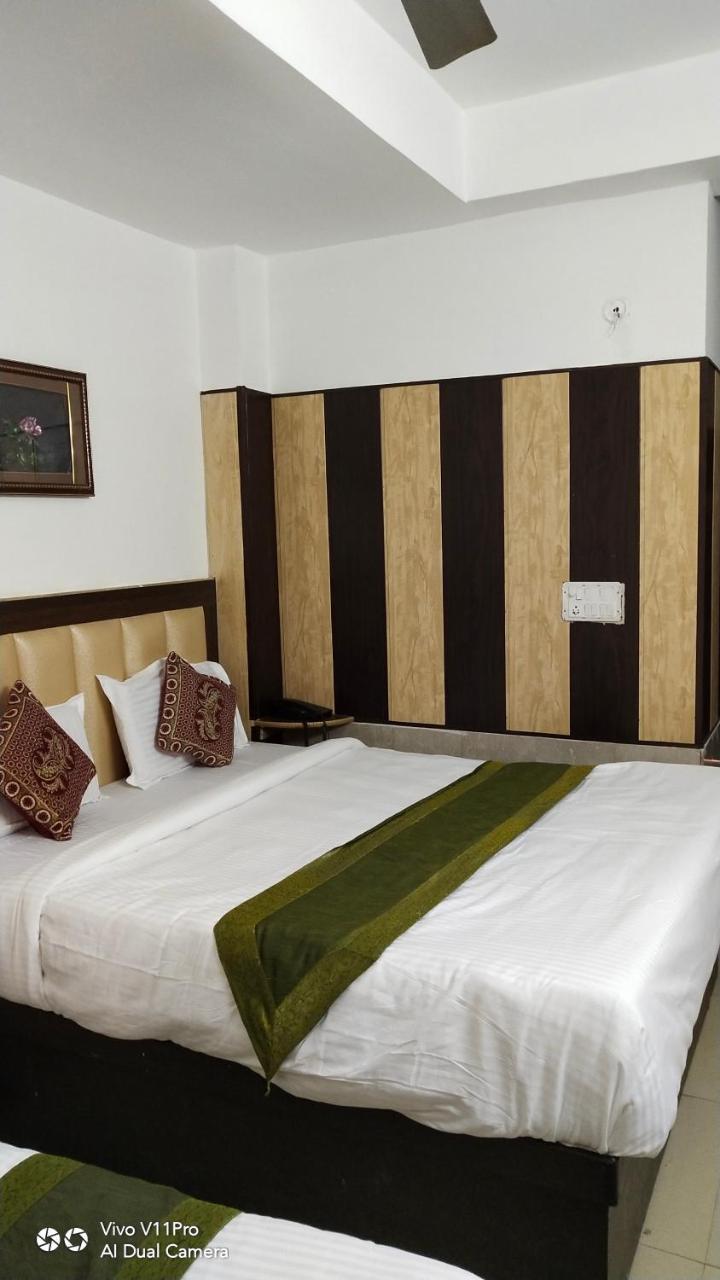 מייזור Fabhotel Prashant Palace מראה חיצוני תמונה