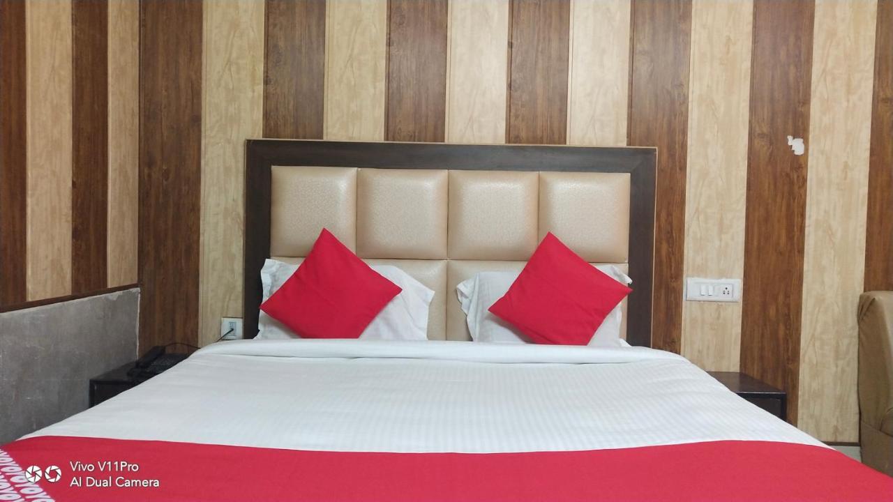 מייזור Fabhotel Prashant Palace מראה חיצוני תמונה