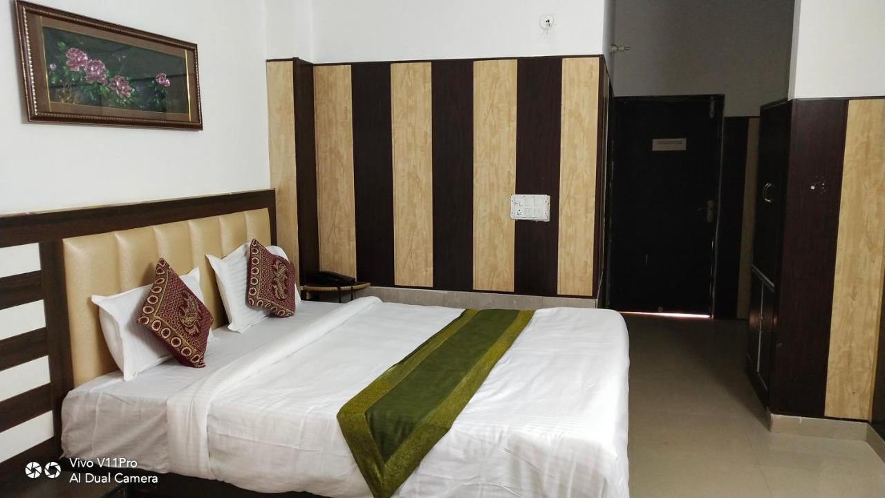 מייזור Fabhotel Prashant Palace מראה חיצוני תמונה