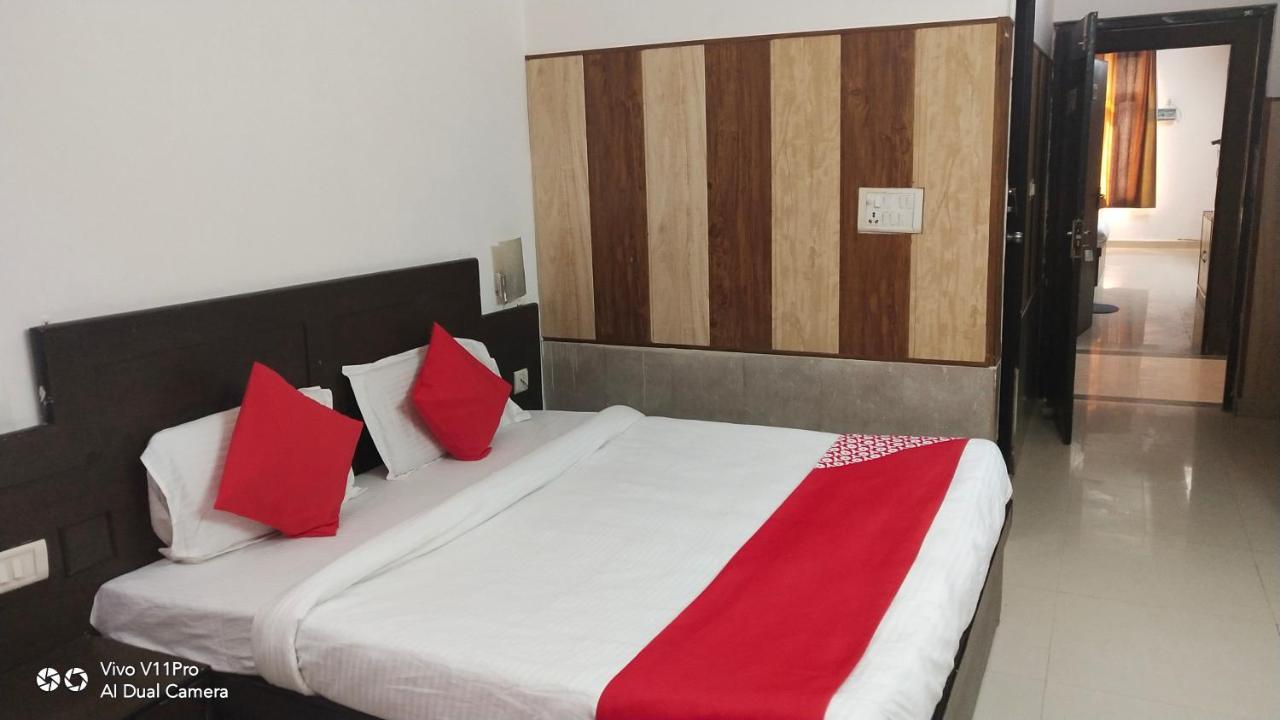 מייזור Fabhotel Prashant Palace מראה חיצוני תמונה