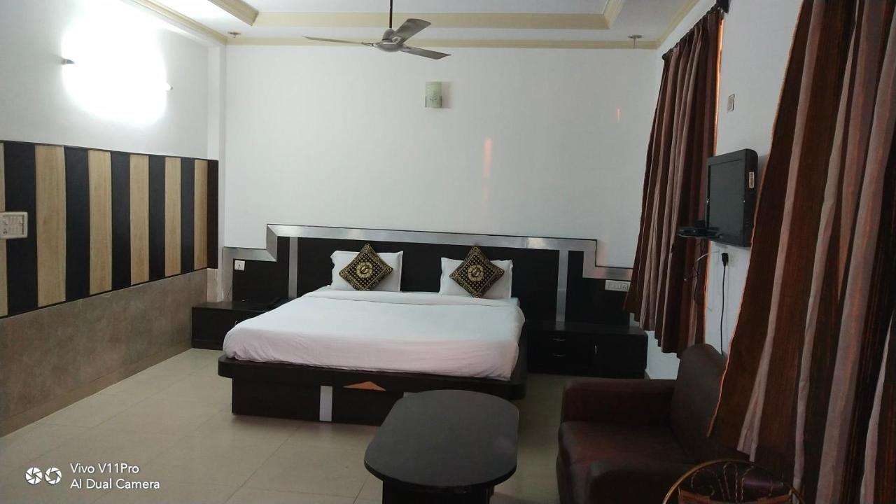 מייזור Fabhotel Prashant Palace מראה חיצוני תמונה