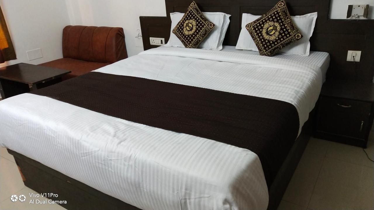 מייזור Fabhotel Prashant Palace מראה חיצוני תמונה