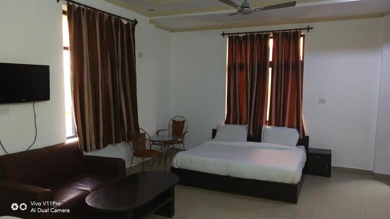 מייזור Fabhotel Prashant Palace מראה חיצוני תמונה